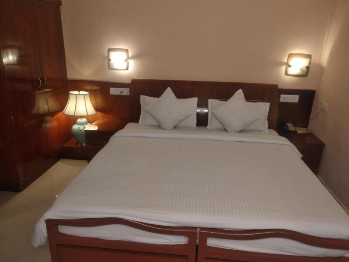 Kpm Regency Otel Palakkad Dış mekan fotoğraf